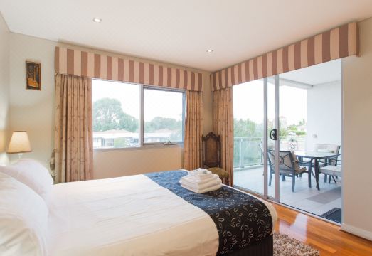 Spinnakers by Rockingham Apartments Hotel Overview