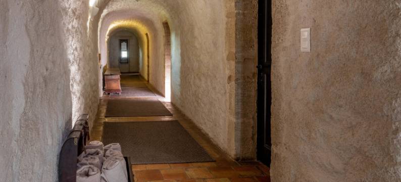 圣克洛斯修道院酒店(Garrigae Abbaye de Sainte Croix)图片