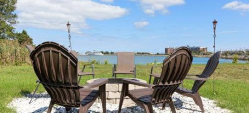 灯塔豪华海滨旅馆(The Beacon Waterfront Inn)图片