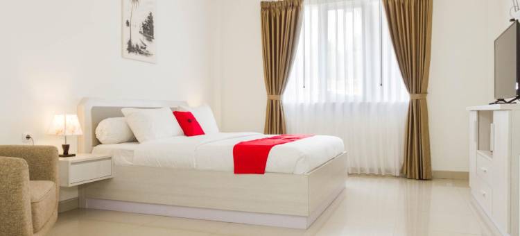 瑞德多兹普拉斯酒店 - 近吉坦宁格城镇广场 2(RedDoorz Plus Near Jatinangor Town Square 2)图片