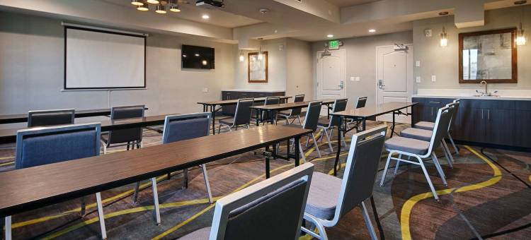 加迪纳贝斯特韦斯特优质套房酒店(Best Western Plus Gardena Inn  Suites)图片