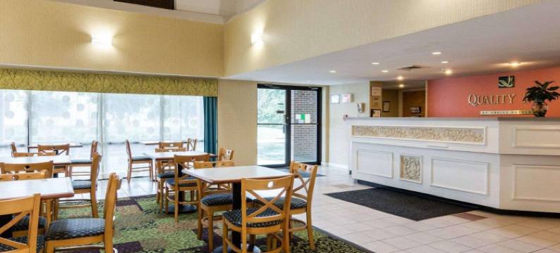 利堡罗德威酒店(Rodeway Inn at Fort Lee)图片