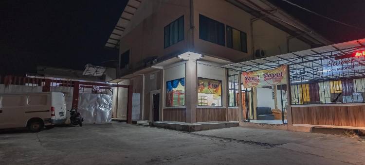 RedDoorz Plus @ Bukit Cinta街道(RedDoorz Plus at Bukit Cinta Street Balikpapan)图片