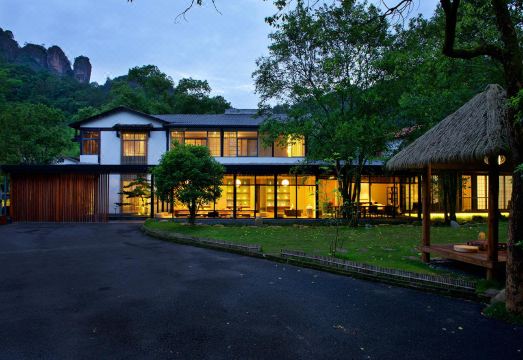 Yishan Lanruo Homestay Hotel Overview