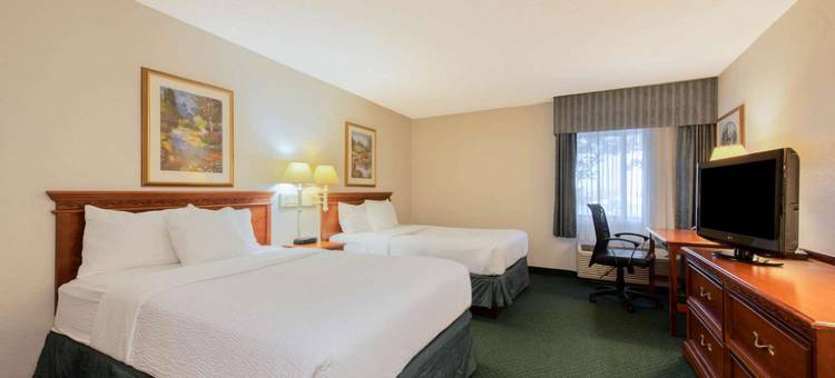 克利夫兰独立城拉昆塔温德姆酒店(La Quinta Inn by Wyndham Cleveland Independence)图片