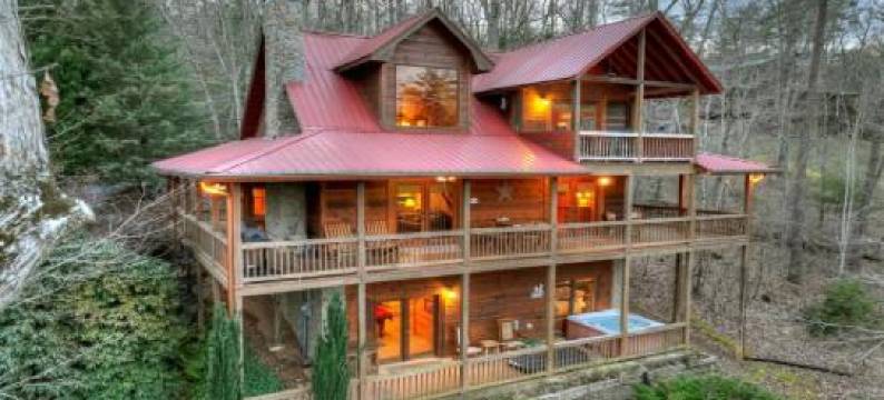 Almost Heaven Pet-Friendly Steamy Hot Tub Pool Table Firepit图片