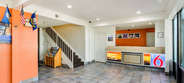 沃基根6号汽车旅馆(Motel 6 Waukegan, IL)图片