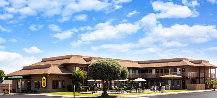 林赛橄榄树温德姆速8酒店(Super 8 by Wyndham Lindsay Olive Tree)图片