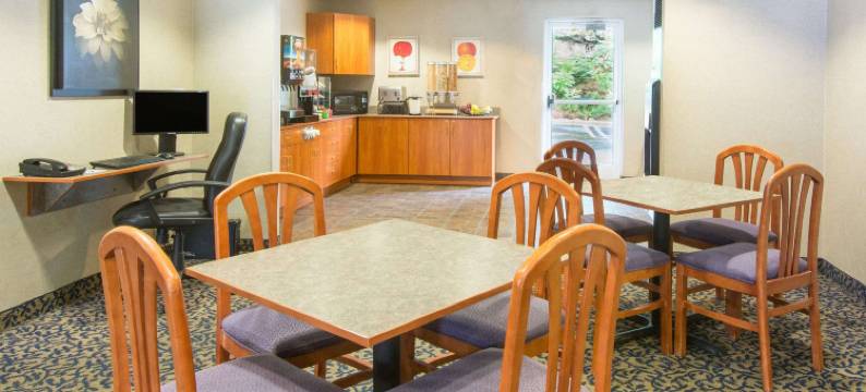 布鲁斯顿米尔斯黑兹尔顿麦客达温德姆酒店(Microtel Inn & Suites by Wyndham Hazelton/Bruceton Mills)图片