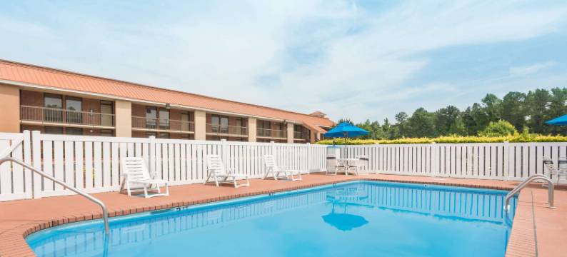 落基山I-95温德姆呗盟酒店(Baymont by Wyndham Rocky Mount I-95)图片