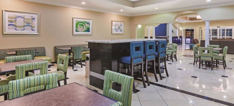 皮尔兰拉昆塔温德姆套房酒店(La Quinta Inn & Suites by Wyndham Pearland - Houston South)图片