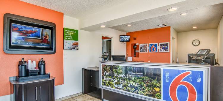 斯托克顿宪章路西6号汽车旅馆(Motel 6 Stockton, CA - Charter Way West)图片