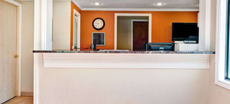 斯特灵海茨骑士酒店(Knights Inn Sterling Heights)图片