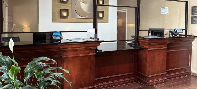 舒适酒店及套房罗杰斯维尔(Comfort Inn & Suites)图片