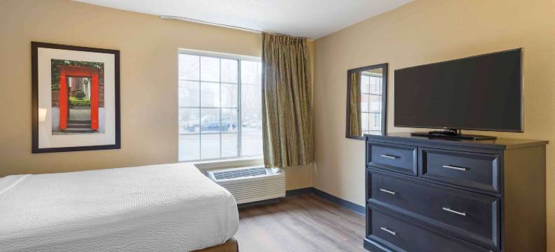 美国长住精选套房酒店 - 圣路易斯 - 机场 - 中央(Extended Stay America Select Suites - St Louis - Airport - Central)图片