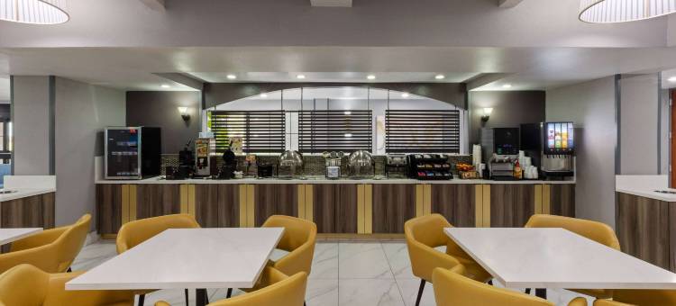 奥拉西拉昆塔温德姆套房酒店(La Quinta Inn & Suites by Wyndham Olathe)图片