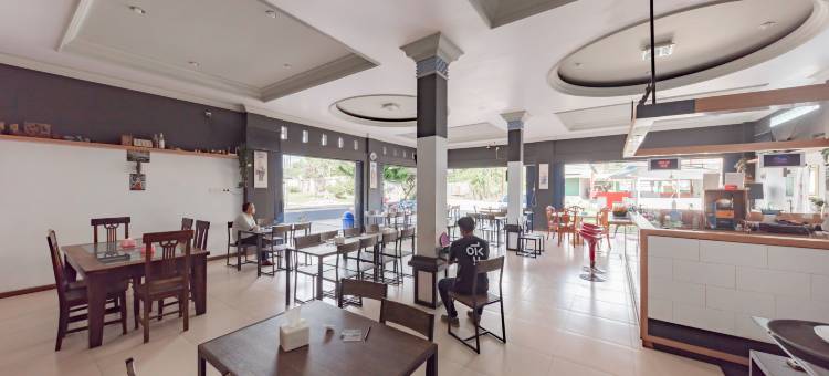 红多兹酒店-近三马林达GOR森帕加(RedDoorz Near Gor Sempaja Samarinda)图片