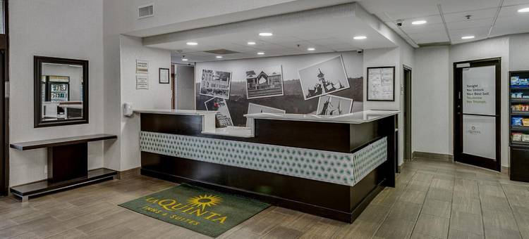 克拉克斯维尔拉昆塔温德姆套房酒店(La Quinta Inn & Suites by Wyndham Clarksville)图片