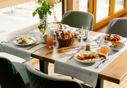 Evident Hotel Prägant 4-SuperiorHotel Overview