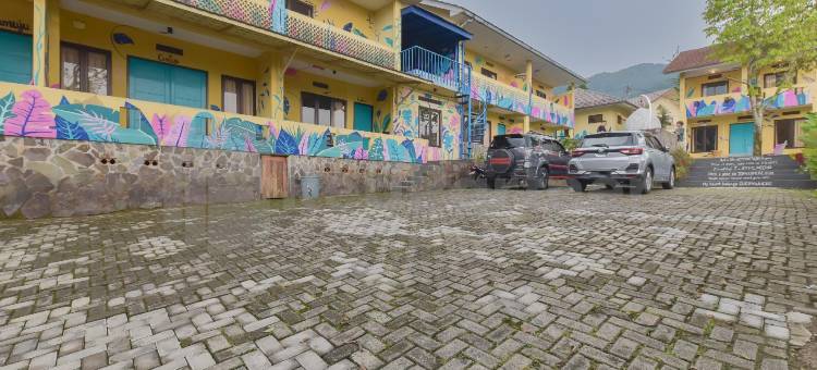 Villa d'Oasis 2 Puncak Mitra RedDoorz图片