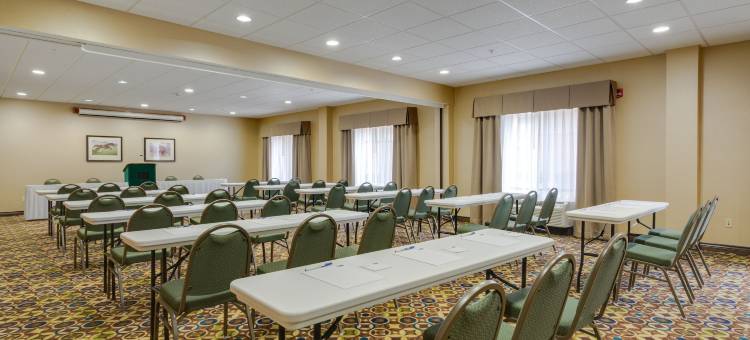 Holiday Inn Express 查尔斯镇(Holiday Inn Express Charles Town)图片