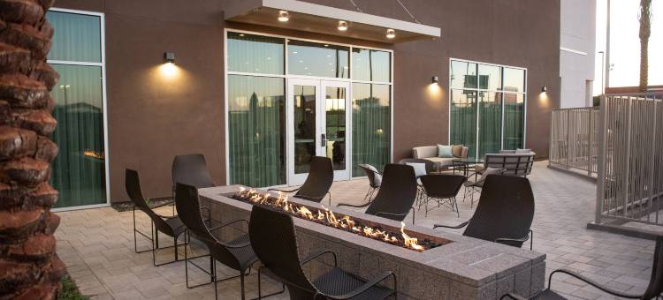 Courtyard Mesa at Wrigleyville West图片