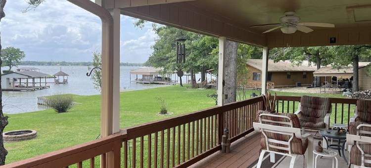 Lakehouse retreat图片