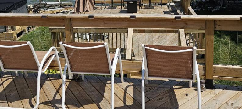 Toledo, lakeside home 3 bdrm sleep 7 on Lake Erie with 4 decksto choose from.图片