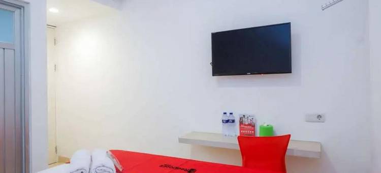 红多兹酒店-近拉图英达3号购物中心(RedDoorz Near Mall Ratu Indah 3)图片