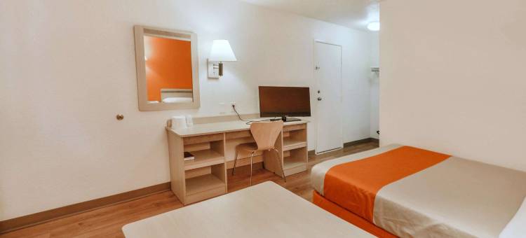 德克萨斯亨茨维尔 6 号汽车旅馆(Motel 6 Huntsville, TX)图片