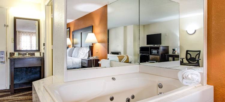 凯艺酒店-加特林堡市区溪畔(Quality Inn Creekside - Downtown Gatlinburg)图片