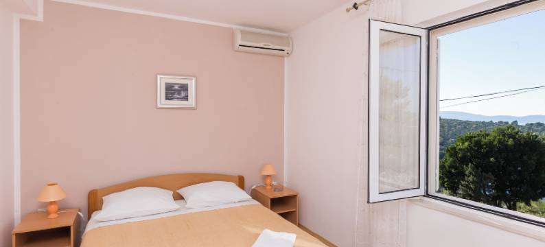 卡塔里纳公寓客房别墅酒店(Apartment & Rooms Villa Katarina)图片