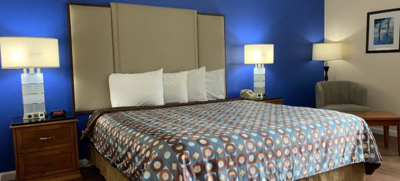 加利福尼亚旅馆套房贝克斯菲尔德(California Inn and Suites Bakersfield)图片