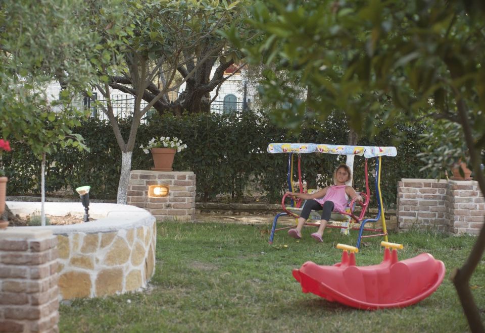 Villa Vita Holidays Hotel Overview