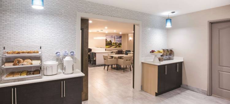 沃克 - 德汉姆温泉拉昆塔温德姆套房酒店(La Quinta Inn & Suites by Wyndham Walker - Denham Springs)图片