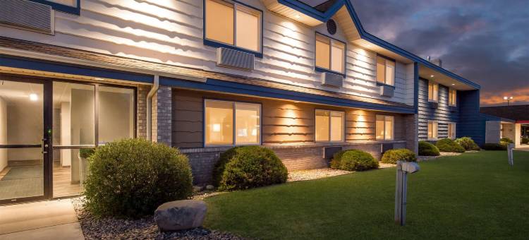 明尼苏达克鲁克斯顿美吟温德姆酒店(AmericInn by Wyndham Crookston U of M Crookston)图片