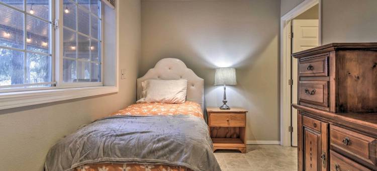 宠物友好的La Center家~距离娱乐场6英里(Pet-Friendly la Center Home ~ 6 Mi to Casinos)图片