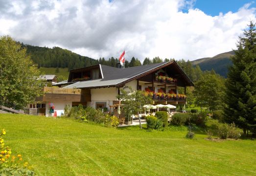 Schi- Und Wanderhotel BerghofHotel Overview