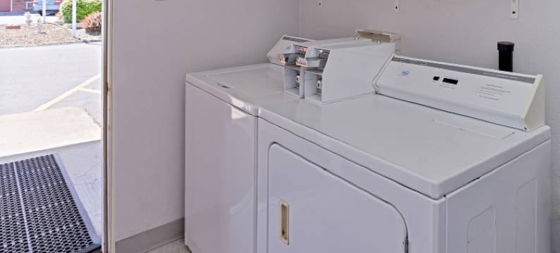 豪华套房酒店(Majestic Inn & Suites)图片