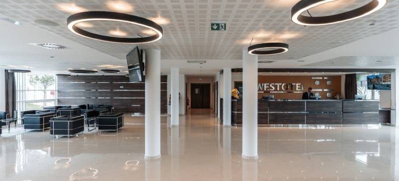 西酒店塔韦尼 - 巴黎瓦尔多瓦兹(Westotel Taverny - Paris Val-d'Oise)图片