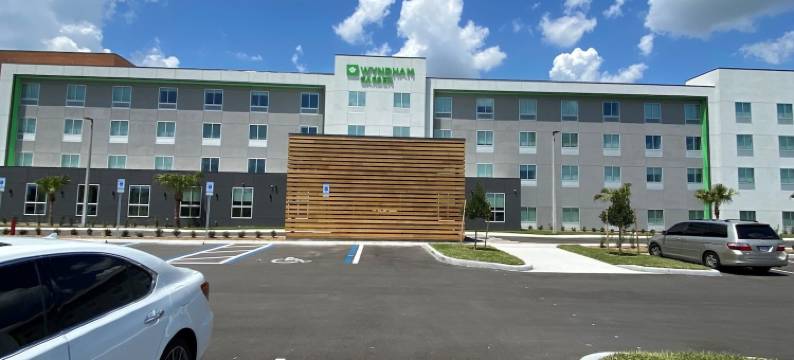 奥兰多机场温德姆花园酒店(Wyndham Garden Orlando Airport)图片