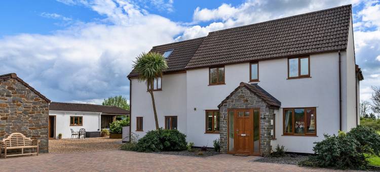 Farmhouse in Weston near Sandy Beaches图片