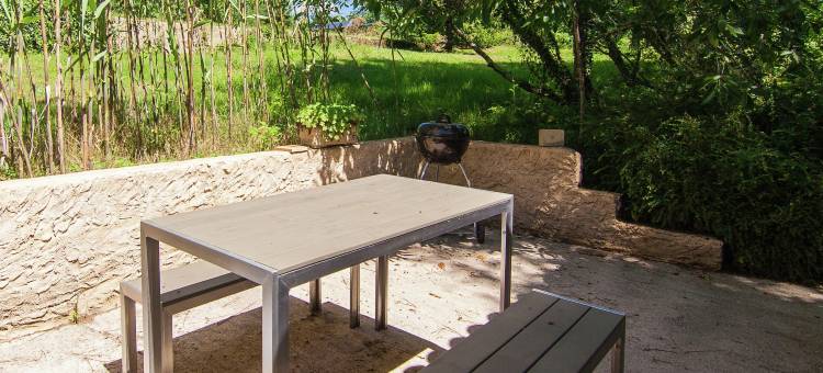 Cottage in Bourgnac with Whirlpool图片