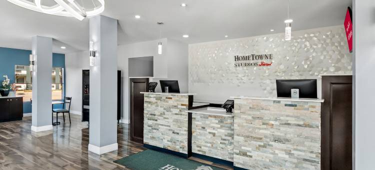 圣安东尼奥东霍姆汤公寓-Frost Bank中心(HomeTowne Studios by Red Roof San Antonio E - Frost Bank Center)图片