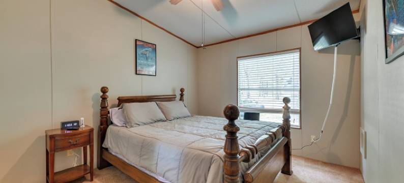 距海滩通道5个街区：桑德斯岛度假屋！(5 Blocks to Beach Access: Sanders Island Getaway!)图片