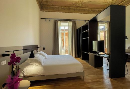 Tambasia affittacamere Hotel Overview