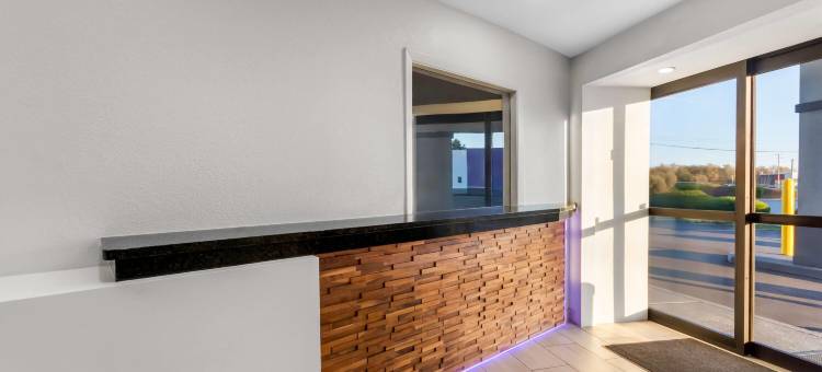 印第安纳波利斯东波斯特路温德姆戴斯酒店(Days Inn by Wyndham Indianapolis East Post Road)图片