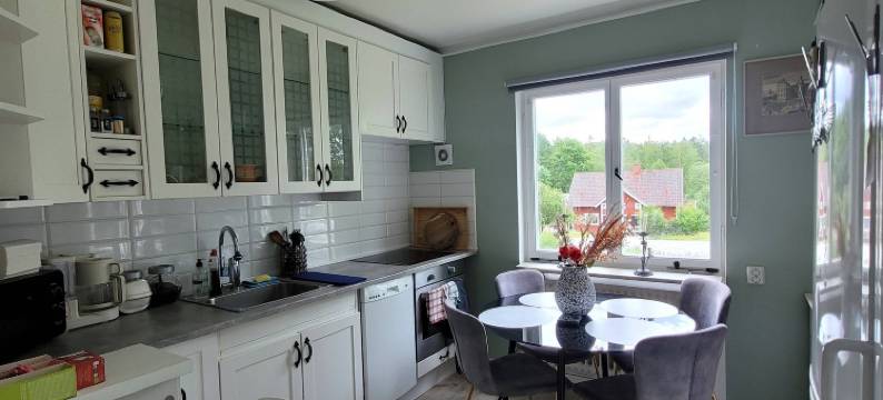 Charming 2-Bedroom Apartment in Rejmyre with Garden View图片