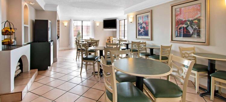 阿尔伯克基机场拉昆塔温德姆酒店(La Quinta Inn by Wyndham Albuquerque Airport)图片