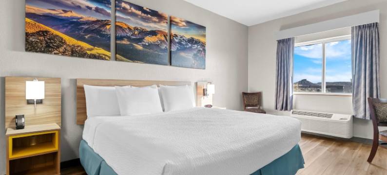 城堡石温德姆戴斯套房酒店(Days Inn & Suites by Wyndham Castle Rock)图片